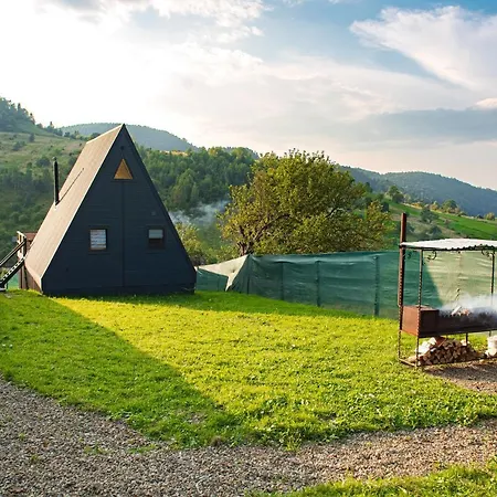 K2 House Nyaraló Szkole